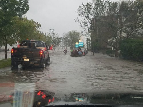 Bão[-]Mangkhut[-]quá[-]khủng[-]khiếp